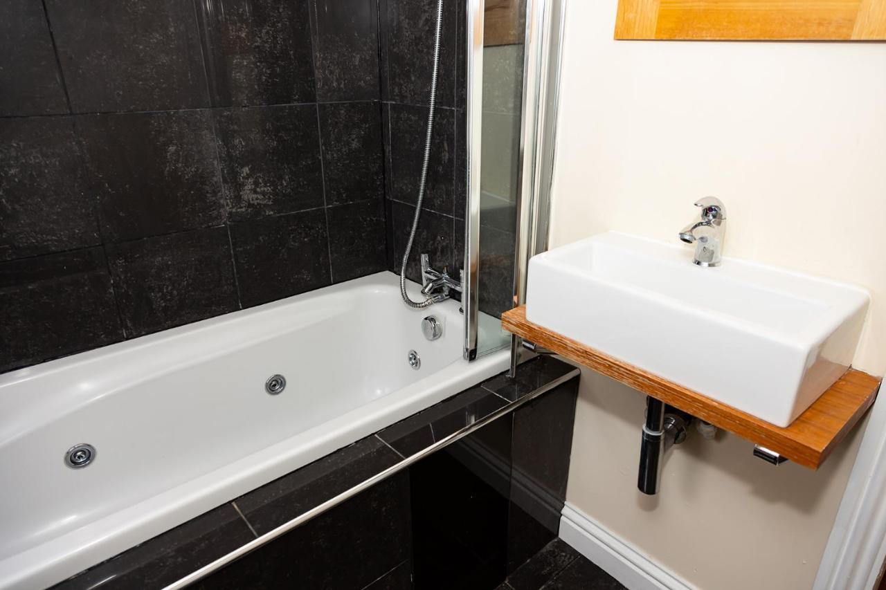 Alexander Apartments South Shields Jarrow Екстериор снимка